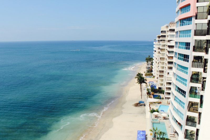 chambre-hote-SOLLIES TOUCAS-min_beach_ocean_shore_hotel_palm_tree-33726